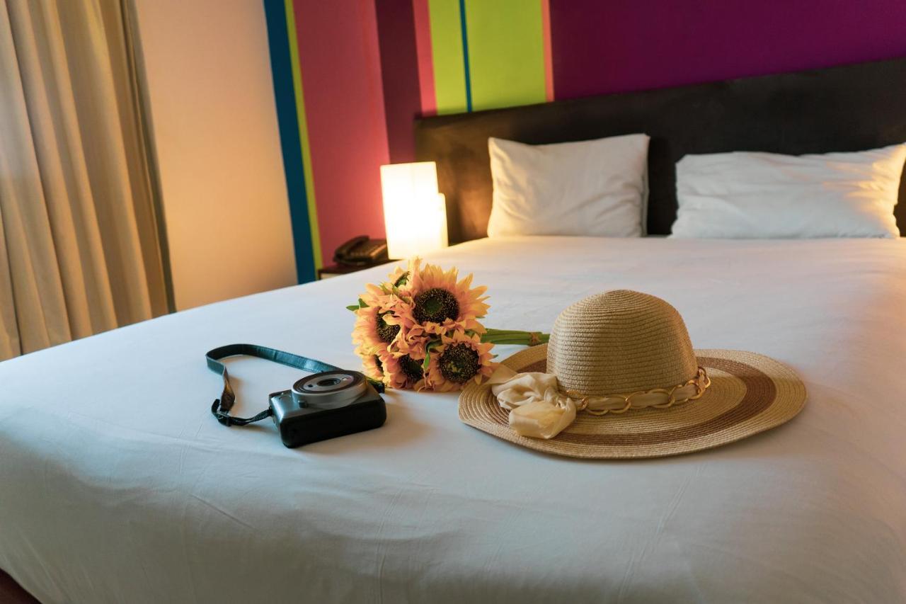 Ibis Styles Accra Airport Hotel Bagian luar foto