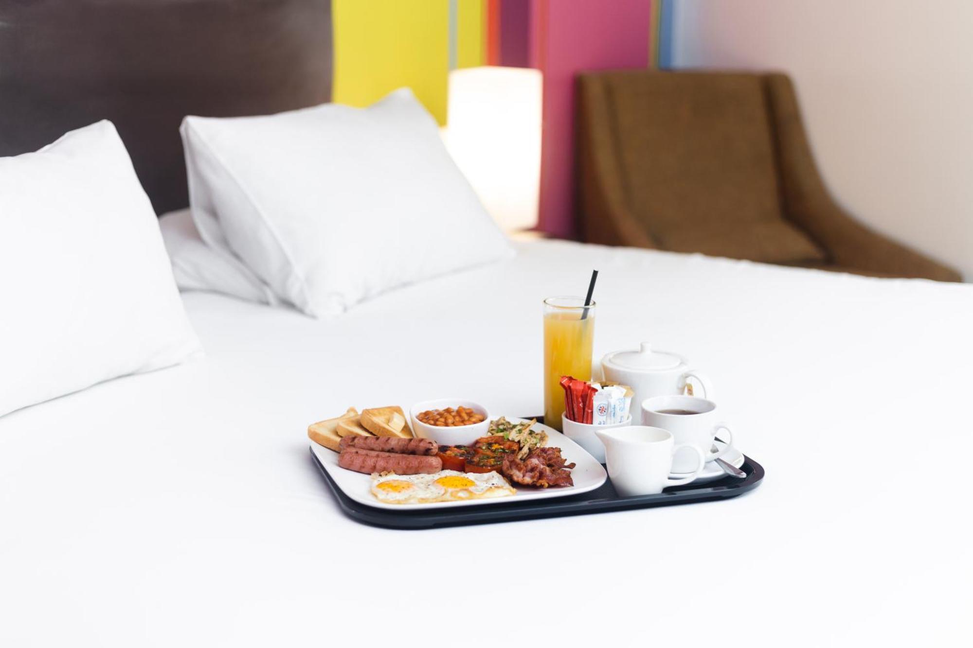 Ibis Styles Accra Airport Hotel Bagian luar foto