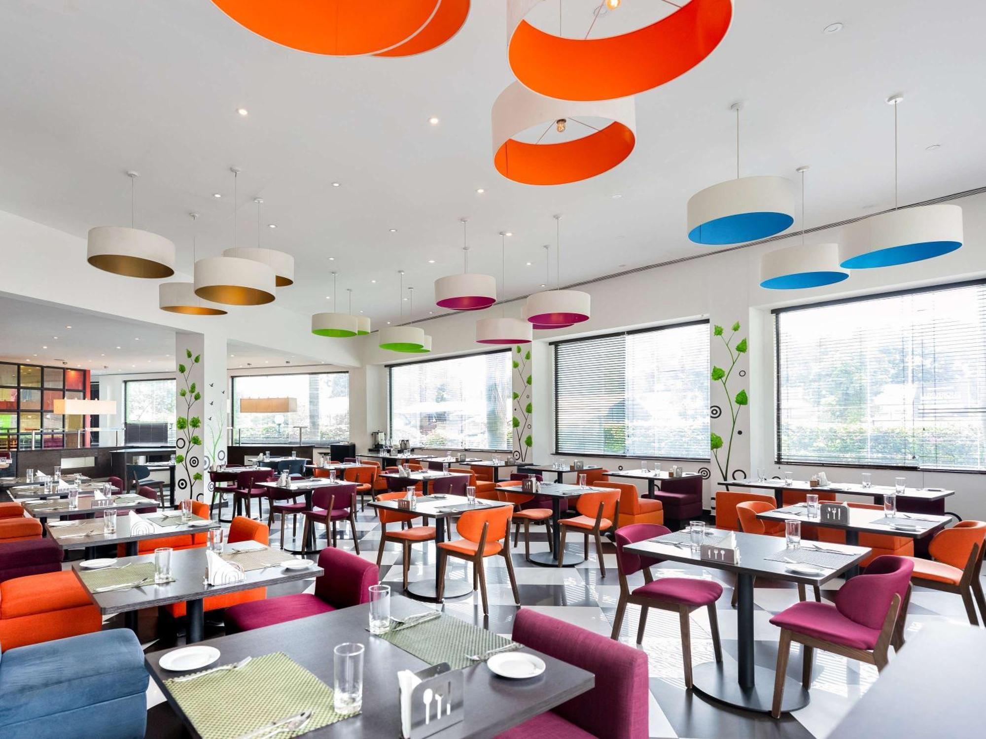 Ibis Styles Accra Airport Hotel Bagian luar foto