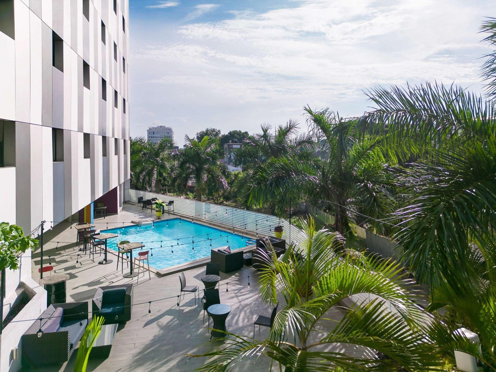 Ibis Styles Accra Airport Hotel Bagian luar foto